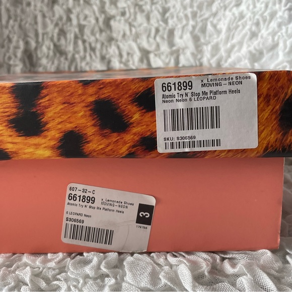 💥NWT💥 Neon & Leopard print Platform Heels - Picture 8 of 8